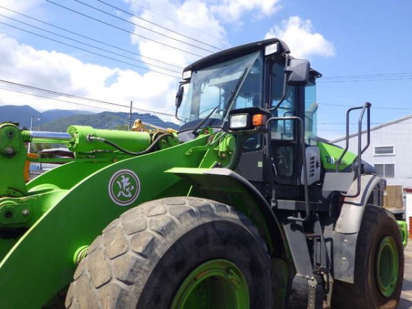 HITACHI ZW220-5B ★ Loader(Crawled/Wheeled) ★ CAB, BKT, A/C, Urethane Filled Tires - Image 3
