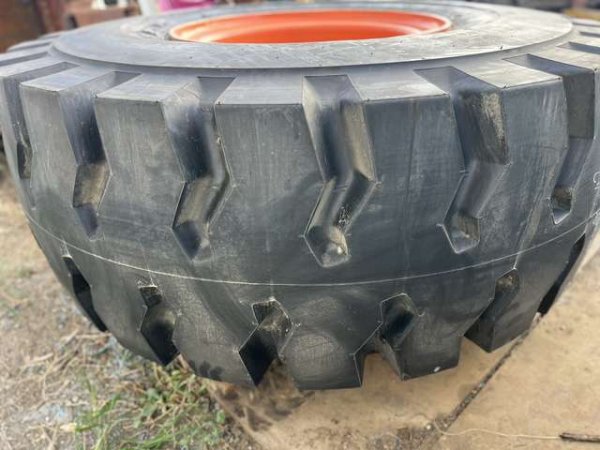 TIRE_ZW220-6_1pc ★ Parts & Attachment ★ 23.5-25-16PR w/RIM, UnUSED 未使用品 - Image 6