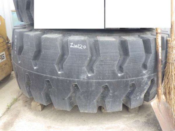 TIRE_ZW220-6_1pc ★ Parts & Attachment ★ 23.5-25-16PR w/RIM, UnUSED 未使用品 - Image 7