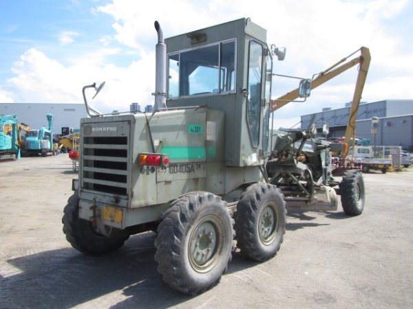 KOMATSU GD405A-2 ★ Road Equipment ★ CAB, BLADE 3.1m, SCARIFIER - изображение 5
