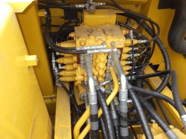 KOMATSU PC200-11 ★ Excavator ★ 700G, ROPS CAB, SLOPE BKT, ARM CRANE, A/C, MULTI - Image 36