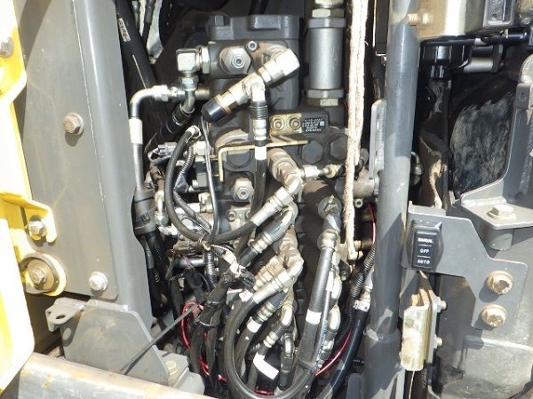 SUMITOMO SH135X-7 ★ Excavator ★ 600G, BLADE, PIPING, A/C MULTI, WINCH, W/ WIRELESS CONTROLLER - Image 53
