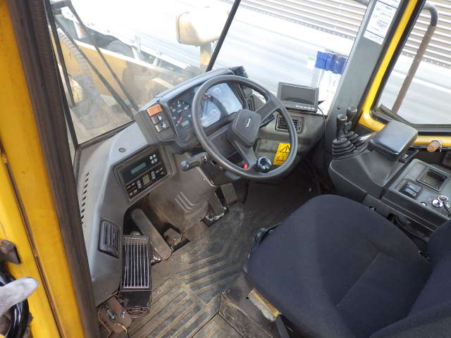 KAWASAKI 80ZV-2 ★ Loader(Crawled/Wheeled) ★ CAB, BKT, A/C, ODO:115,185km