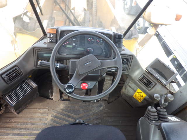 KAWASAKI 80ZV-2 ★ Loader(Crawled/Wheeled) ★ CAB, BKT, A/C, ODO:115,185km