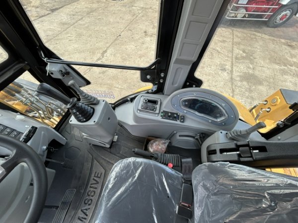 MASSIVE 3CX ★ Loader(Crawled/Wheeled) ★ Backhoe loader, CAB, Piping, Slide Arm, A/C, w/Breaker - Image 31