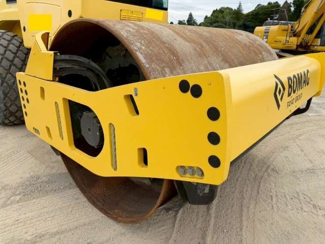 BOMAG BW211D-4 ★ Road Equipment ★ Vibration Roller, CAB