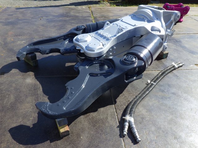 FURUKAWA VX235 ★ Parts & Attachment ★ Primary Crusher, for 0.7m3, w/Hoses
