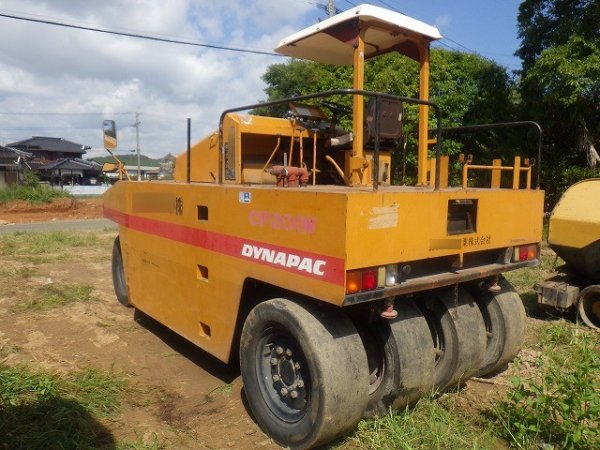 DYNAPAC CP201W ★ Road Equipment ★ Tire Roller - Image 3